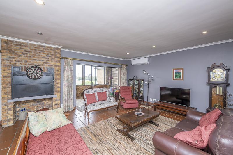 4 Bedroom Property for Sale in Chrismar Western Cape